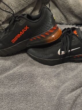 Nike Air Max Men's Black/Orange Running Shoes